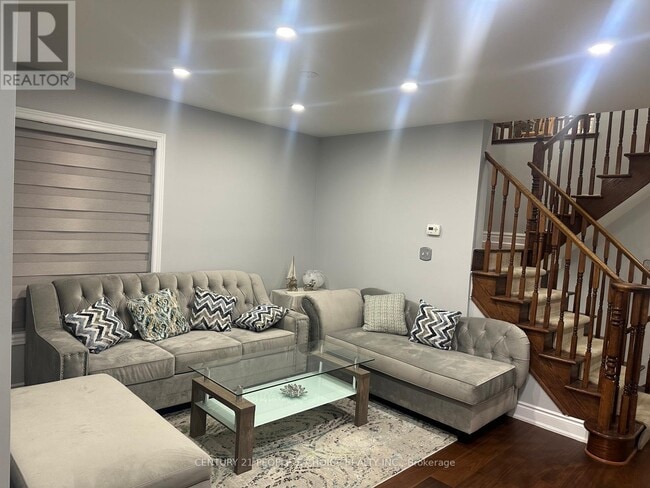 Building Photo - 1657 Samuelson Cir