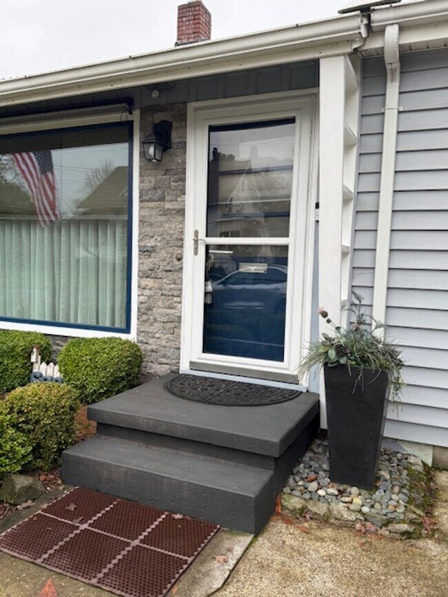 Foto del edificio - 2 Bedroom 2 Bath Newberg OR 97132 6 Month Lease