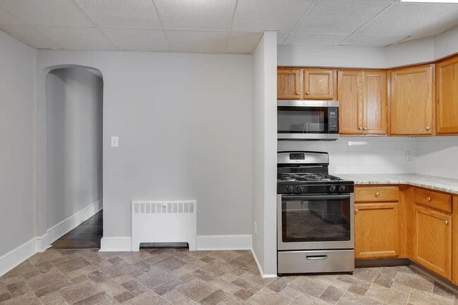 Building Photo - The Oaks Apartments