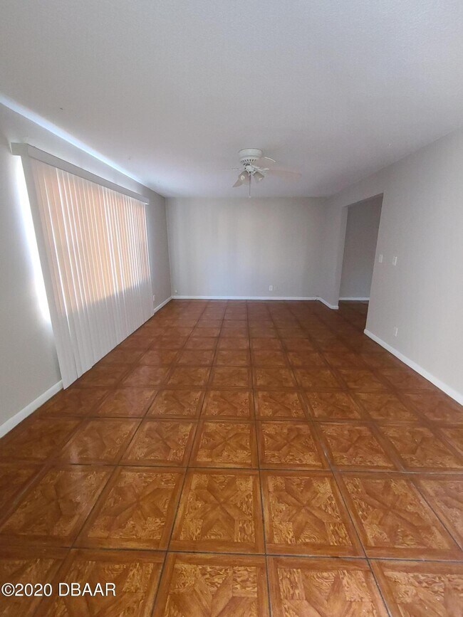 Building Photo - 55 Ravenwood Dr