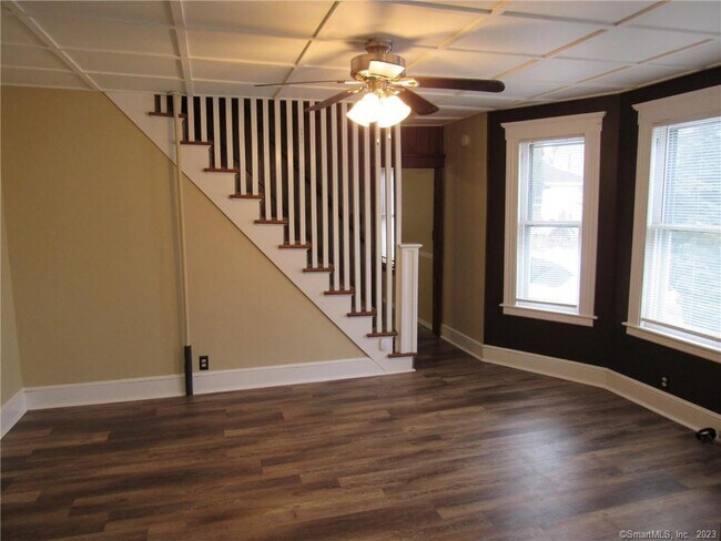 Foto del edificio - 292 Brightwood Ave