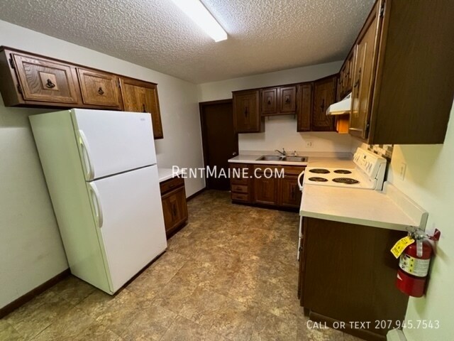 Foto del edificio - 14 Rancourt Ave