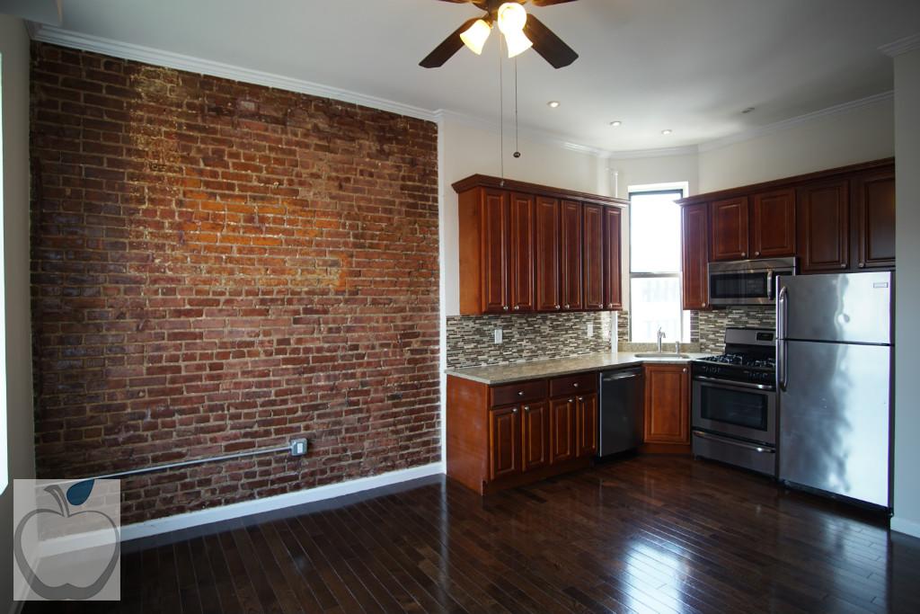 Primary Photo - 40 E 3rd St
