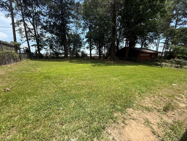 Building Photo - 4 bed 2 bath Southern Hills
