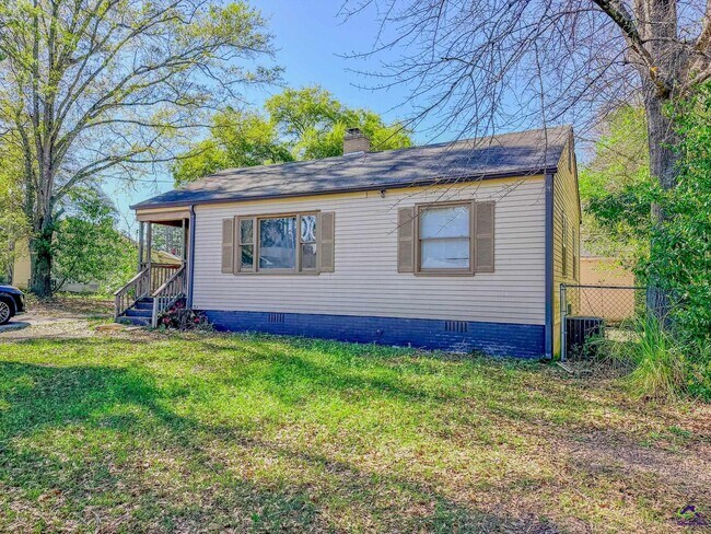 Foto del edificio - 607 McArthur Blvd