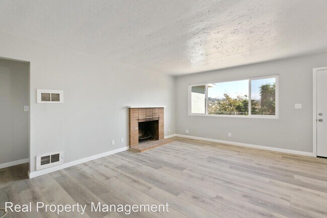 Foto del edificio - 3 br, 2 bath House - 648 Lado De Loma Drive