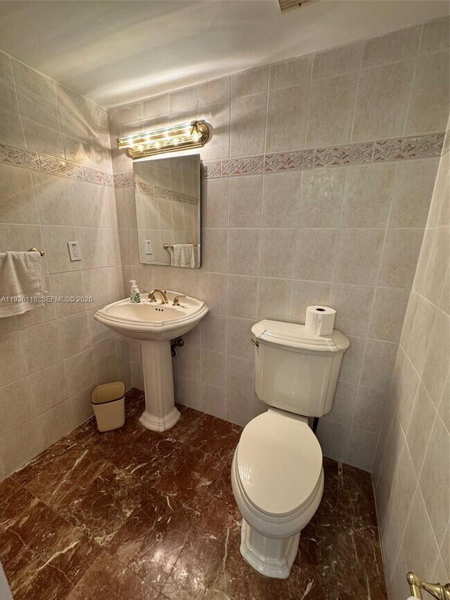 Foto del edificio - 2625 Collins Ave