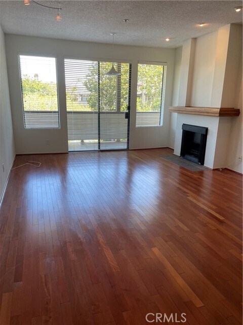 Building Photo - 2563 Plaza del Amo Plz