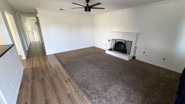 Building Photo - Beautiful Single-Story Home with Fireplace & Huge Backyard