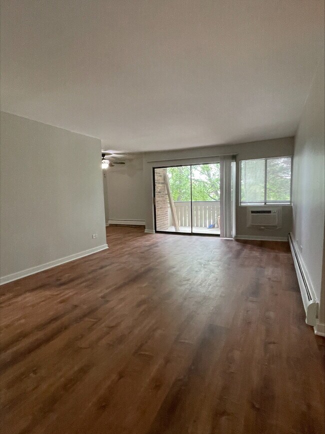 Foto del edificio - 1813 Hemlock Pl