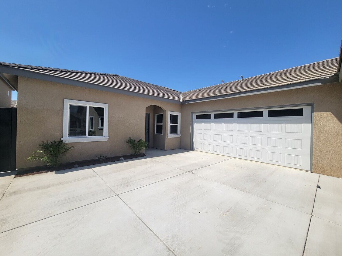 Primary Photo - 8309 Grandy St