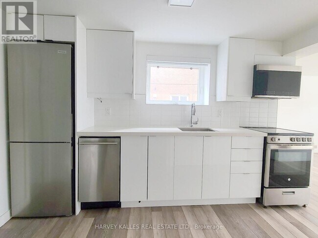 Photo du bâtiment - 521 Browns Line