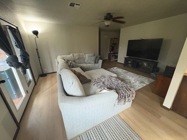 Foto del edificio - 1616 S August St