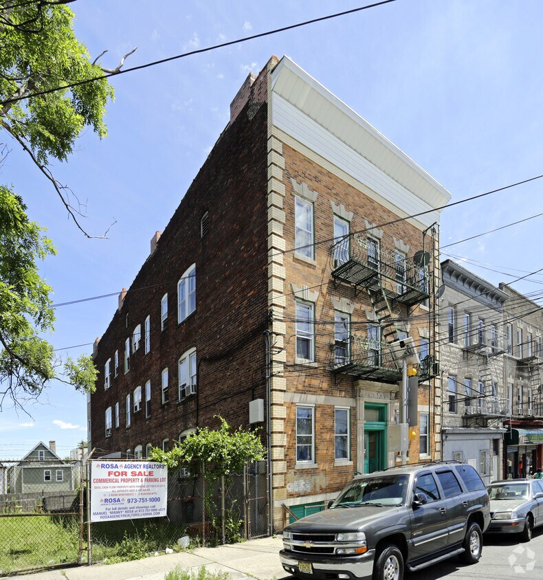Property photo - 577 N 6th St