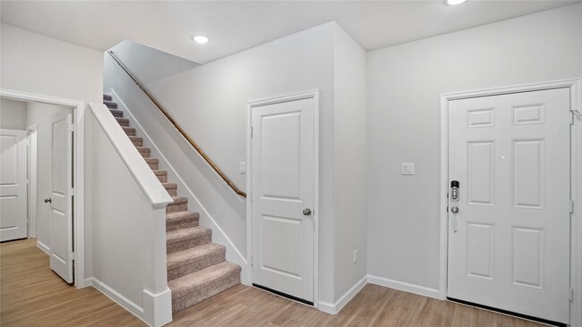 Foto del edificio - 16505 Opportunity Wy