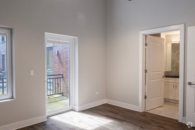 3 habitaciones, 2 baños, dormitorio principal de 130 metros cuadrados - 3833 N Broadway St