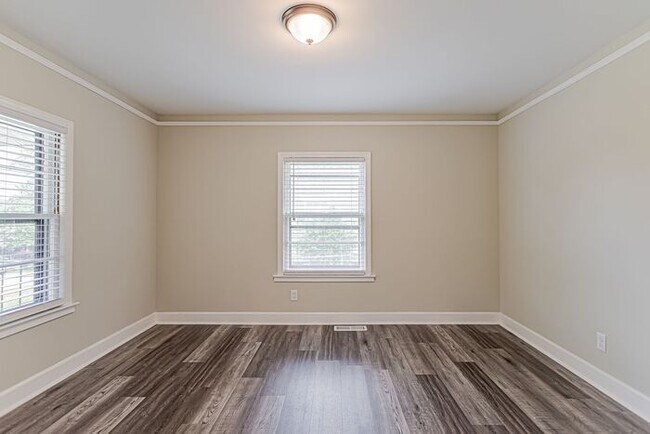 Building Photo - Renovated Home Near the Swamp Rabbit Trail