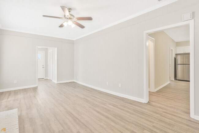 Foto del edificio - 800 S Stone Mountain Lithonia Rd