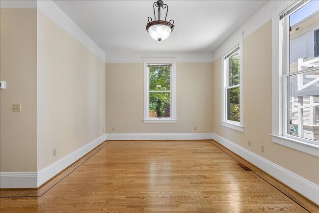 Foto del edificio - 618 1/2 Santa Clara Ave - 1 bedroom | 1 ba...