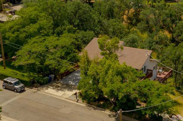 Building Photo - 3400 Hillcrest St