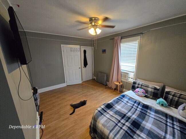 Foto del edificio - Spacious Three-Level Boston Rental with Flexible Living Space