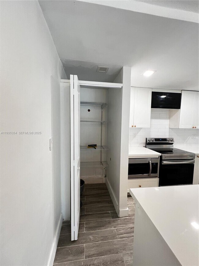 Foto del edificio - 4470 NW 79th Ave