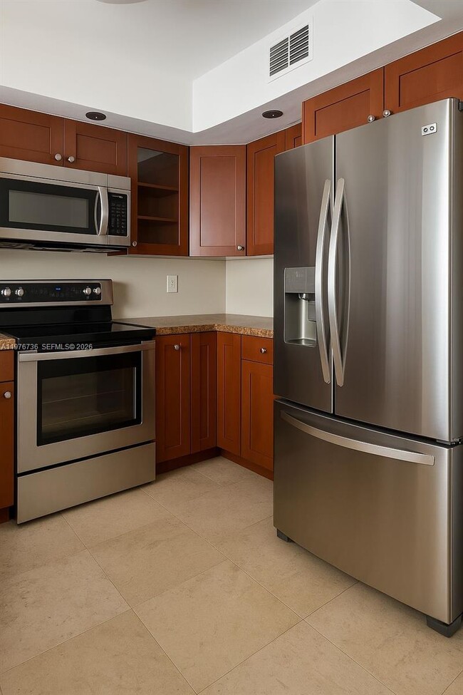 Foto del edificio - 555 NE 15th St