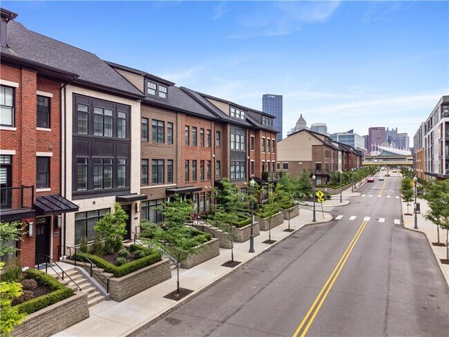 Building Photo - 1726 Waterfront Pl