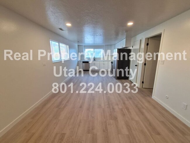 Building Photo - 1146 W 100 N