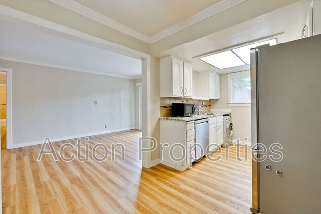 Building Photo - 453 N Rengstorff Ave