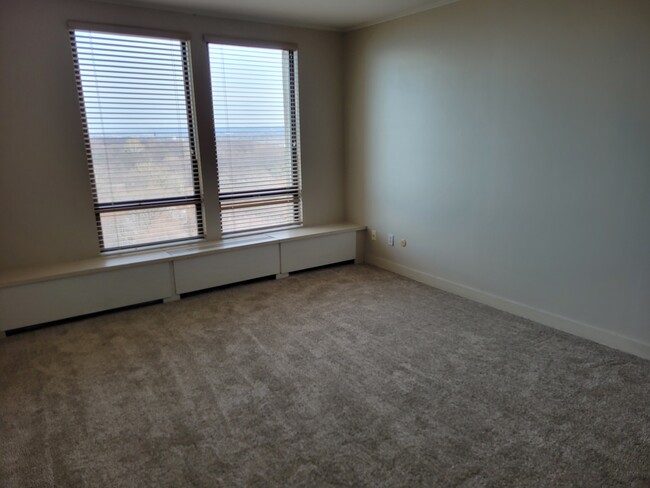 2nd bedroom - 1 Bratenahl Pl