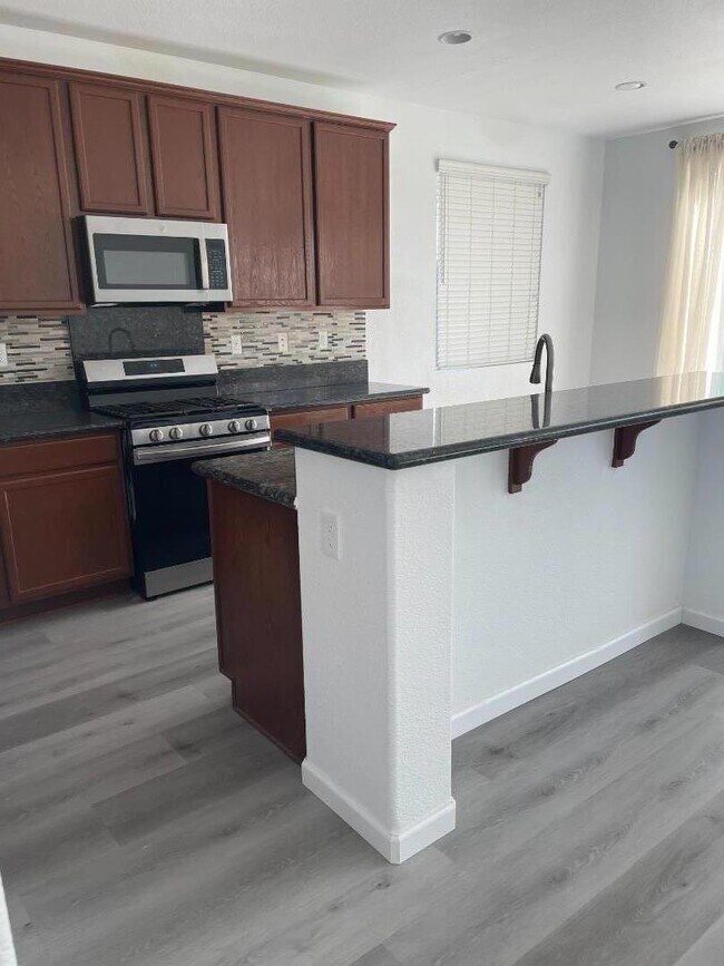 Foto del edificio - 668 Town Square