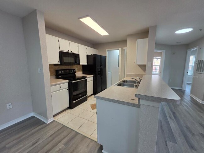 Foto del edificio - 5483 Vineland Rd