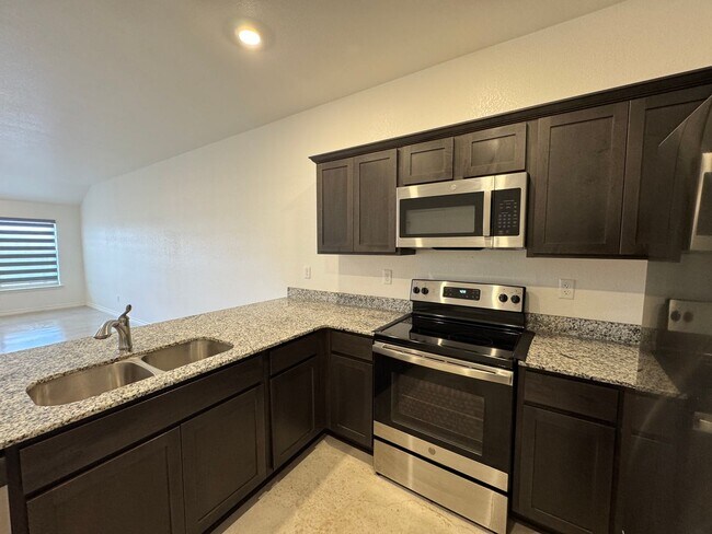 Foto del edificio - 1234 Lehmann Dr