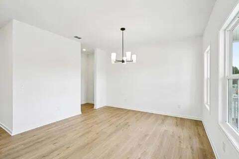 Foto del edificio - 5445 Hargrove Way