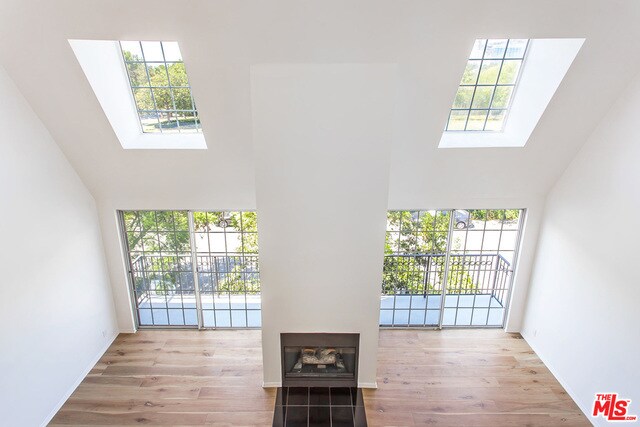 Building Photo - 458 N Oakhurst Dr