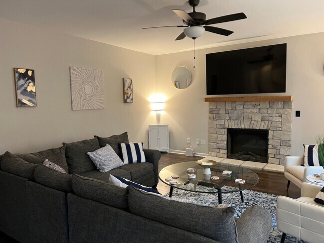 Foto del edificio - 254 Webster Lake Dr