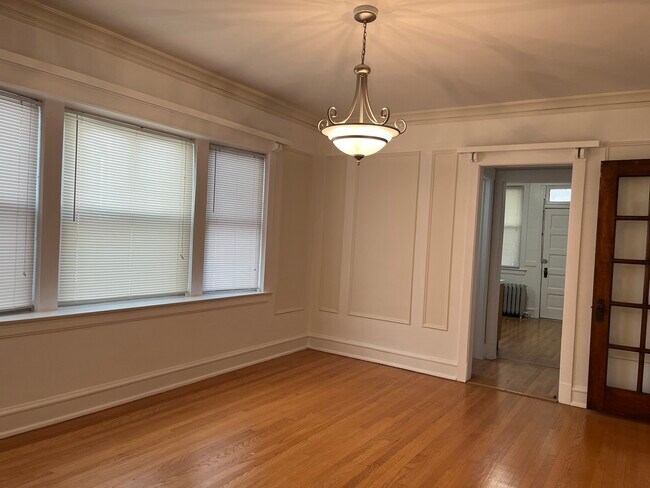 Building Photo - 3929 W Addison St