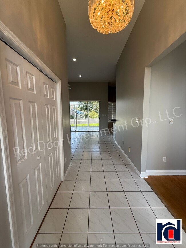Building Photo - 3 Bedroom 2 Bath + Office Home~Ready for Move In!