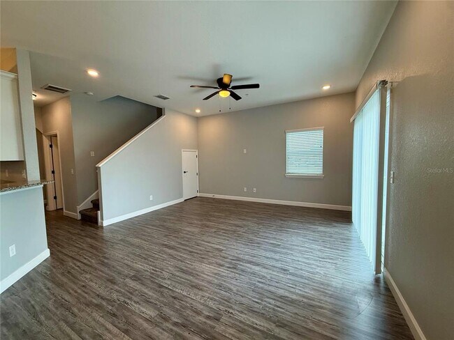 Foto del edificio - 2541 Pine Pl