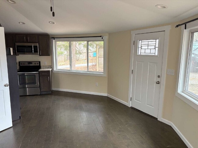 Foto del edificio - Cozy 1BR/1BA near  Biltmore Village – Pets Welcome