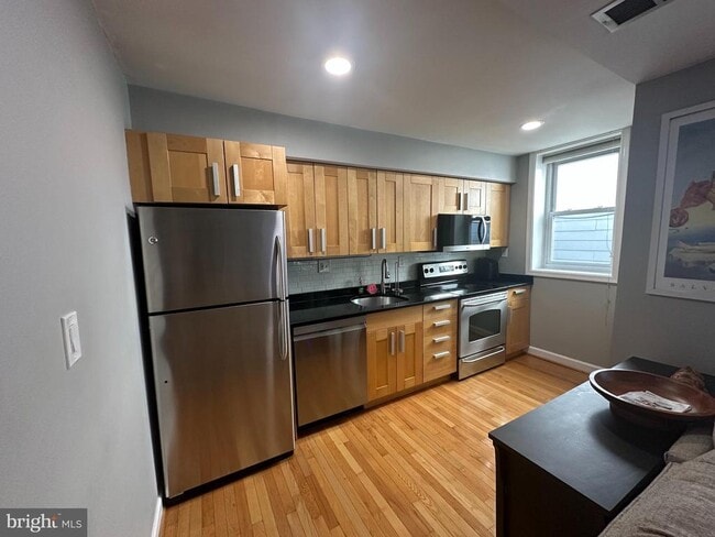 Foto del edificio - 314 V St NE