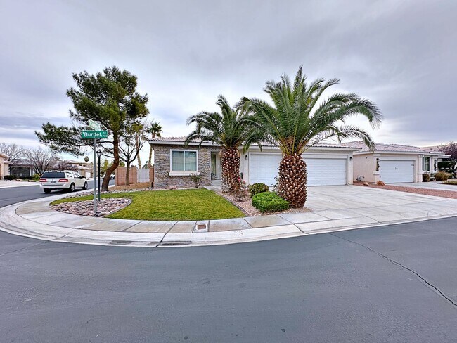 Building Photo - 4 BEDROOM 3 BATH HOME GATED COMMUNITY IN C...
