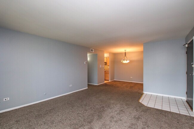 Foto del edificio - 6148 Knoll Wood Rd