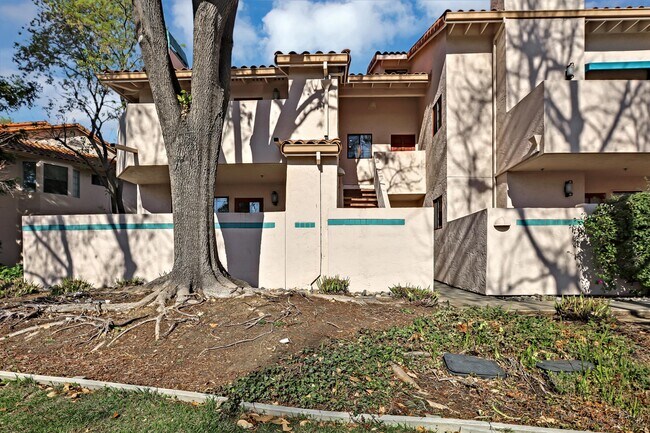 Building Photo - 10252 Danube Dr