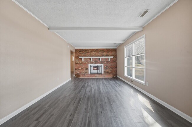 Foto del edificio - 3 BED, 1 BATH HOUSE FOR RENT IN CHESAPEAKE VA!