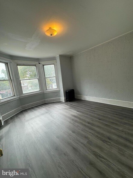 Foto del edificio - 4660 Castor Ave