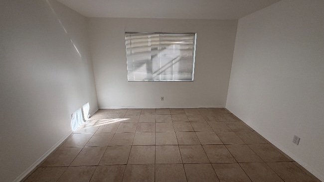 Foto del edificio - 1320 Miami Rd