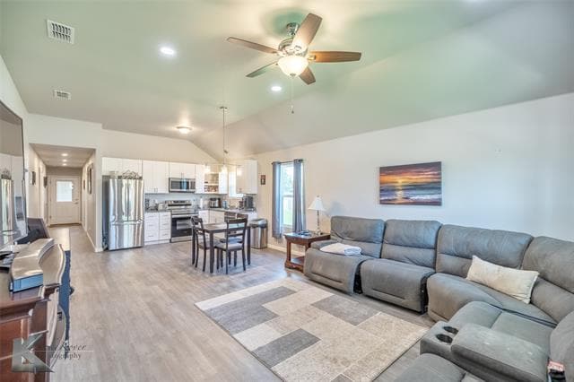 Foto del edificio - 3233 Ann Arbor Ln