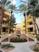 Building Photo - 220 E Flamingo Rd